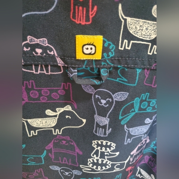 Wonderwink Dog Print Scrub Top - Picture 6 of 9